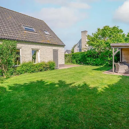 בית נופש Villapark Kamperfoelie 81 *